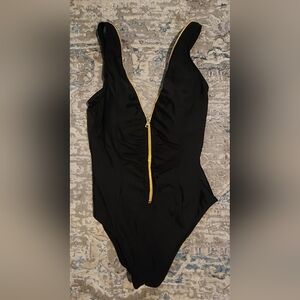 Miraclesuit Women's Swimsuit Size 8 Black